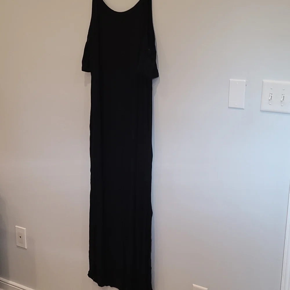 Off the shoulder maxi - Picture 1 of 3